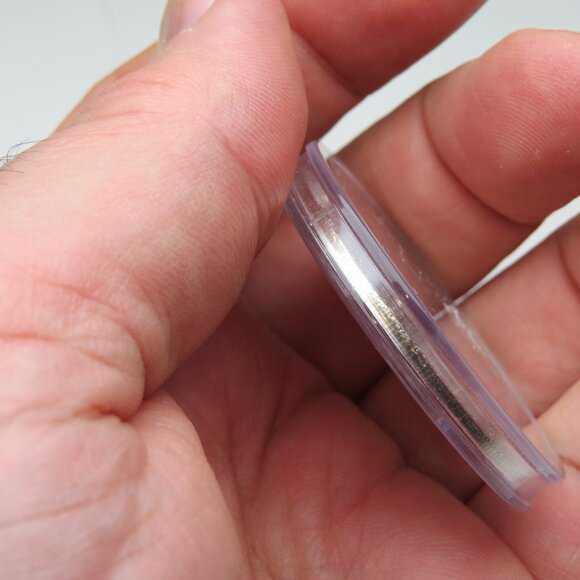 Silver Coin Wolf - Picture 3 of 3